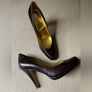Tahari Pumps Womens 7M Lolly Heels Classic Brown Leather Stiletto